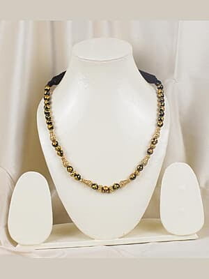 Black Flower Bead Gold Carved Chain