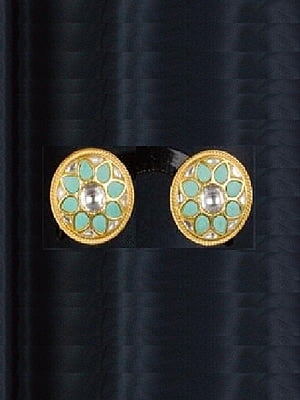 Mruvi Flower Earrings